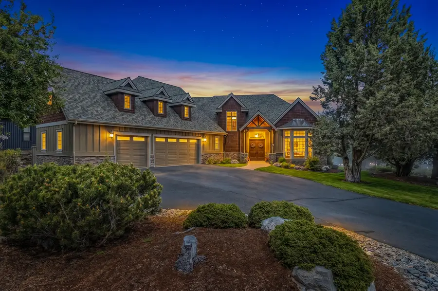9009 Merlin Drive, Redmond, OR 97756 - #2