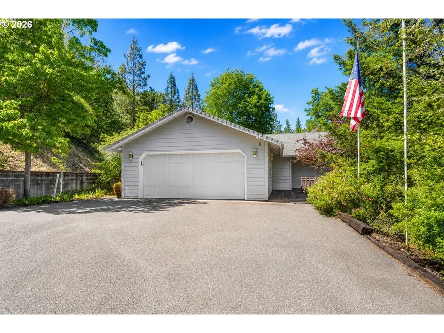 182 Eagles View Drive, Grants Pass, OR 97527 - #2