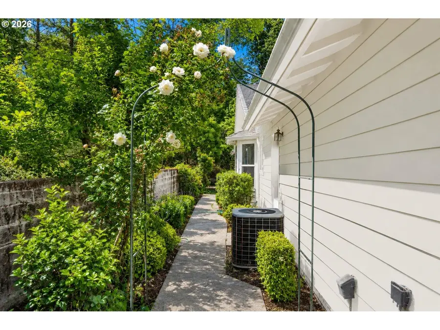 182 Eagles View Drive, Grants Pass, OR 97527 - #3