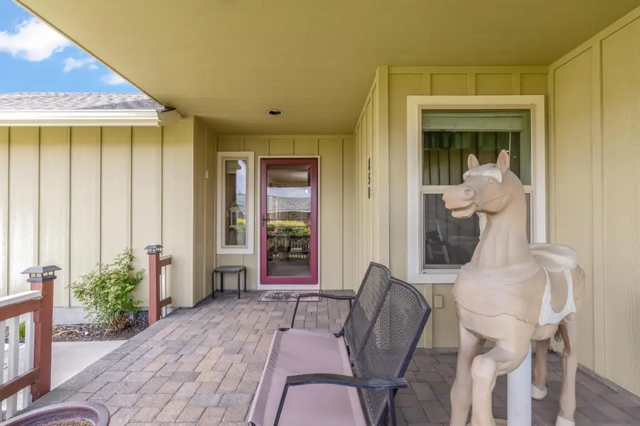 850 NW Quince Avenue, Redmond, OR 97756 - #2