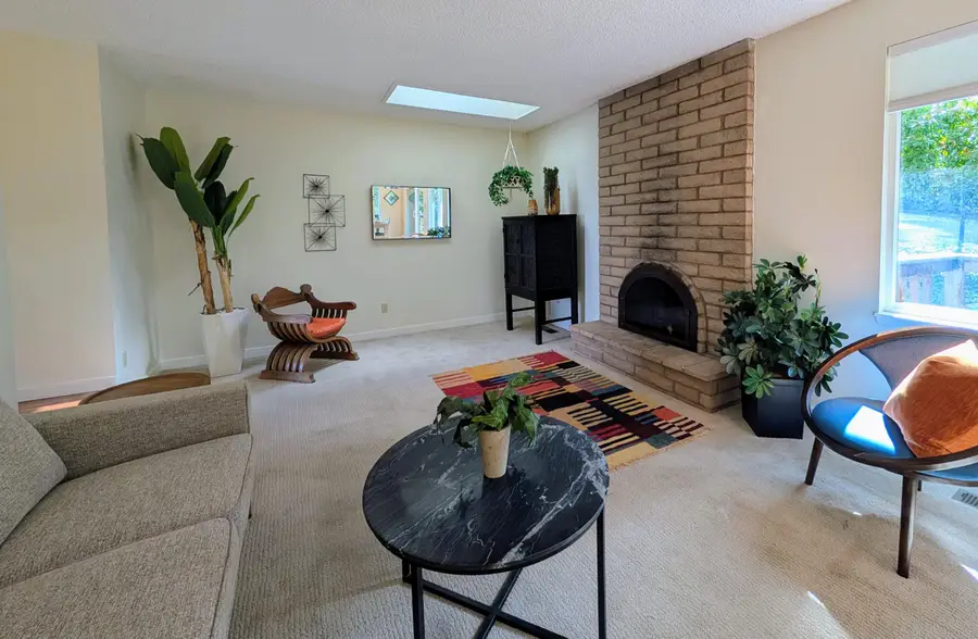 1105 Ivy Lane, Ashland, OR 97520 - #3