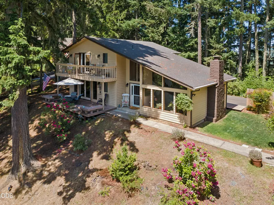 1853 Ridge Water Drive, Sutherlin, OR 97479 - #2