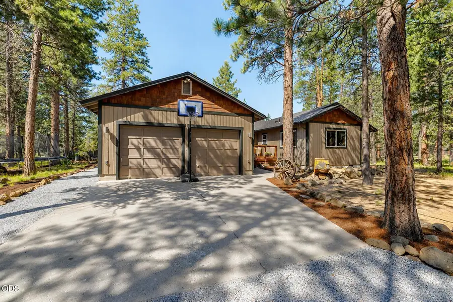 15917 Pinion Jay Lane, Sisters, OR 97759 - #3