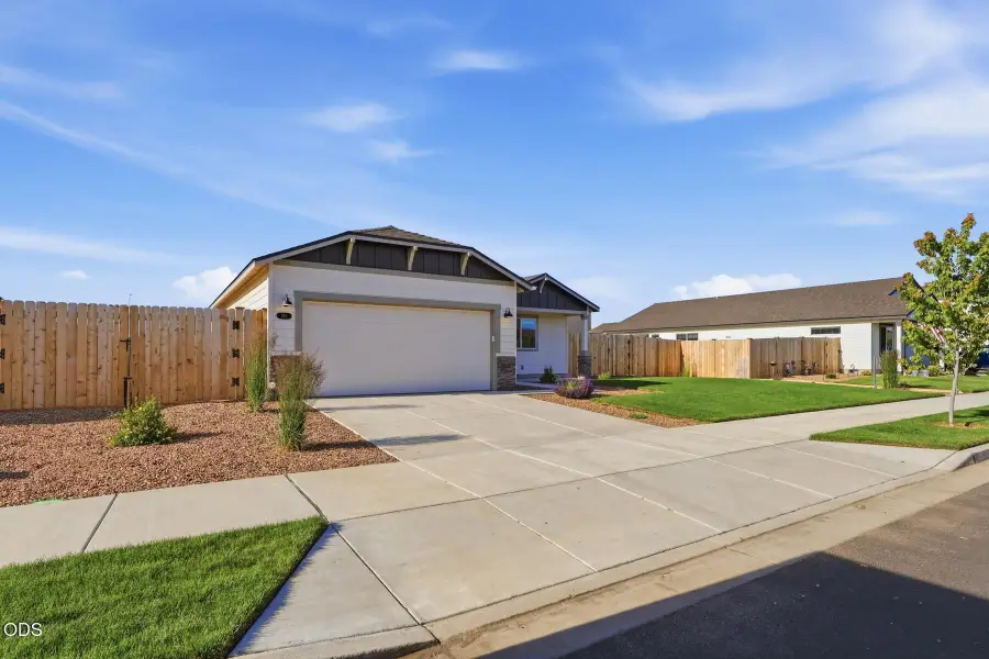 262 NW Par Avenue, Madras, OR 97741 - #3