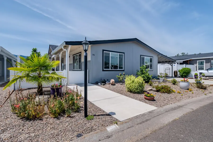 333 Mountain View Drive #UNIT 75, Talent, OR 97540 - #2