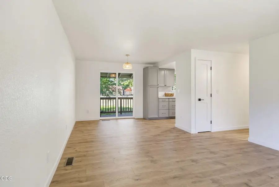 300 Shafer Lane #I-2, Jacksonville, OR 97530 - #3