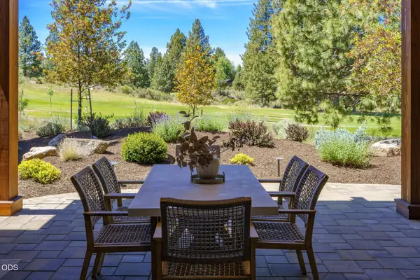 60255 Sunset View Drive, Bend, OR 97702