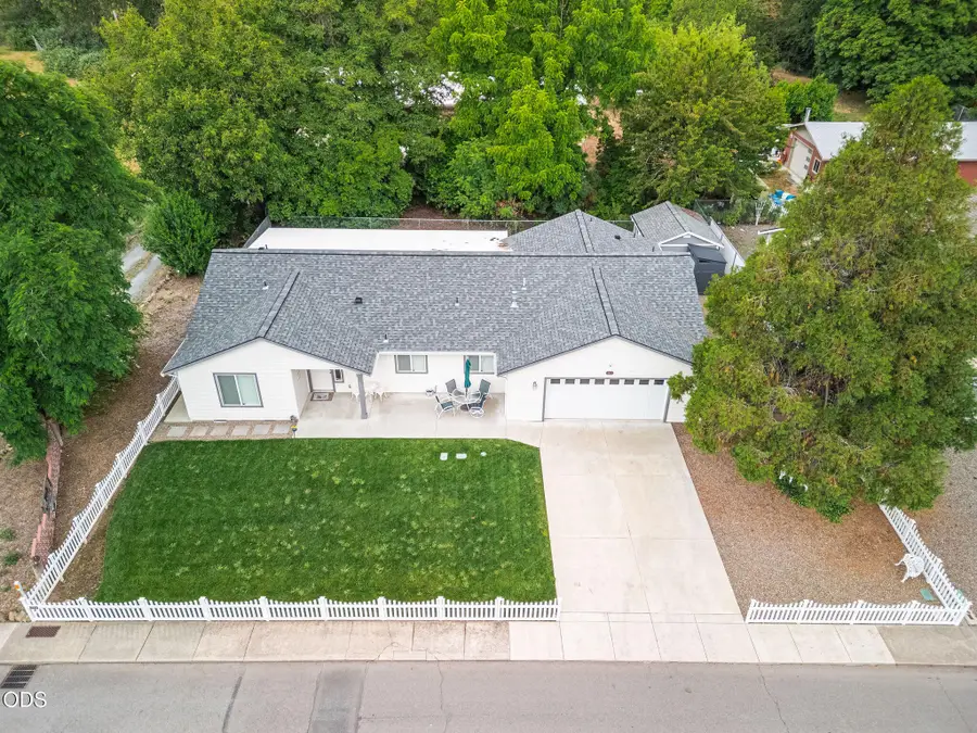 403 Berglund Street, Rogue River, OR 97537 - #3
