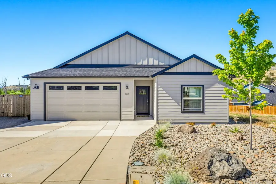 137 Willow Springs Drive, Talent, OR 97540 - #2