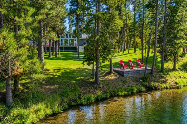 15194 E River Loop Drive E, Bend, OR 97707
