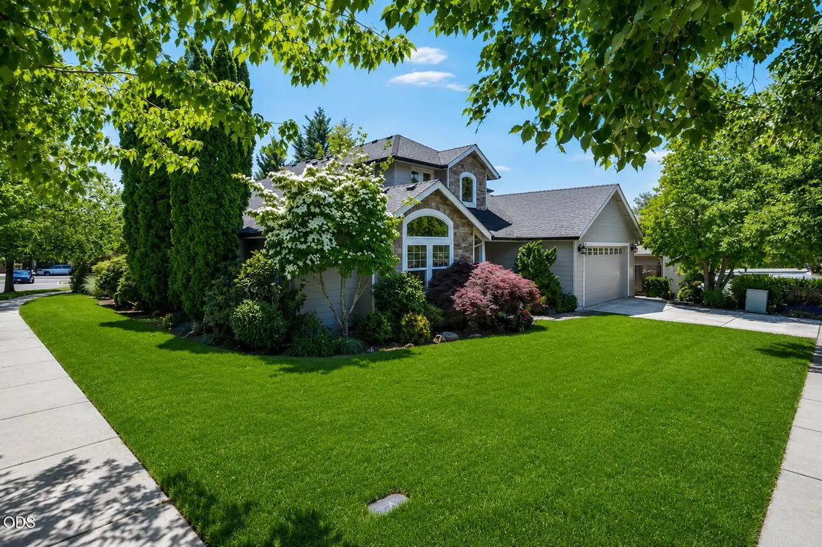 3880 Crystal Springs Drive, Medford, OR 97504 - #1