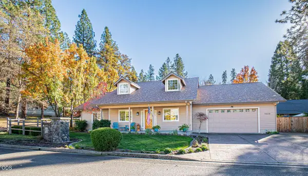 1025 Anglers Place, Shady Cove, OR 97539