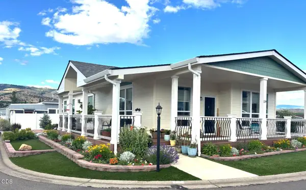 333 Mountain View Drive #139, Talent, OR 97540