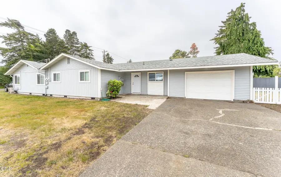 2025 Pine Street, Florence, OR 97439 - #2