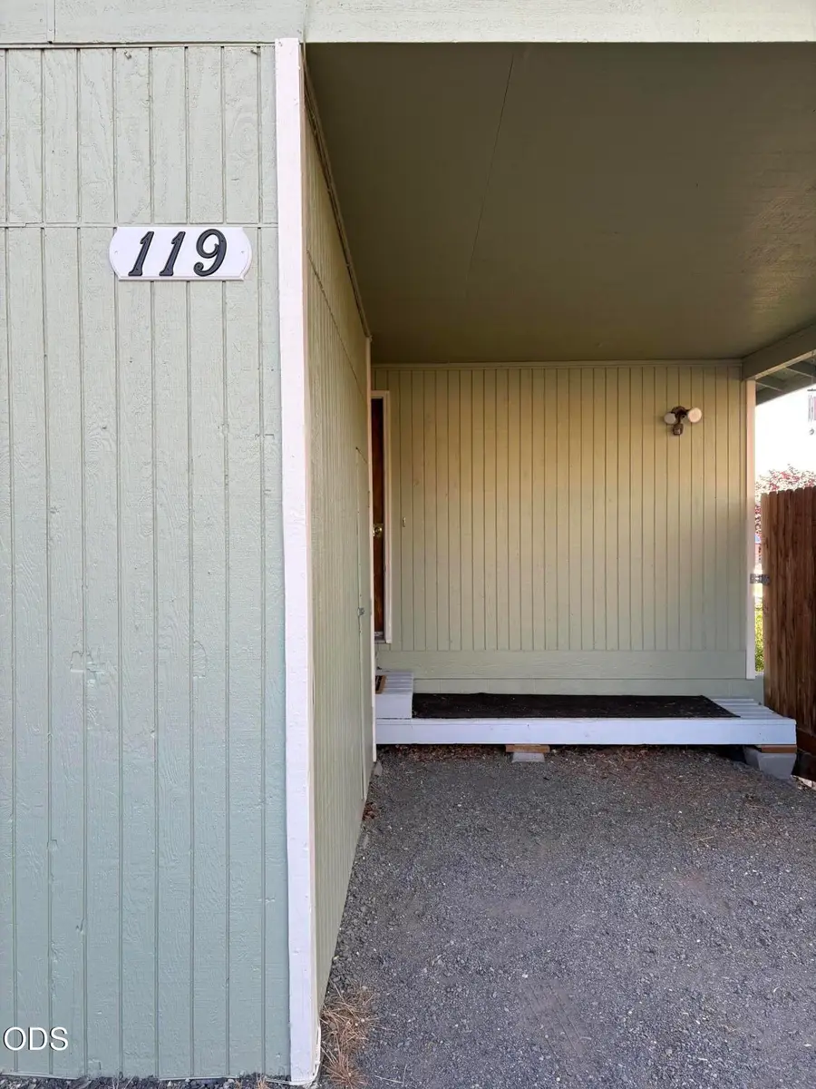 121 Lincoln Street, Klamath Falls, OR 97601 - #2