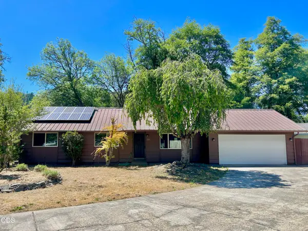 144 Belindy Circle, Grants Pass, OR 97527