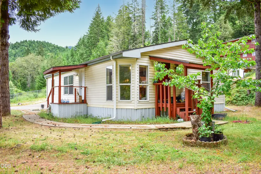 321 N Frontage Road, Wolf Creek, OR 97497 - #2
