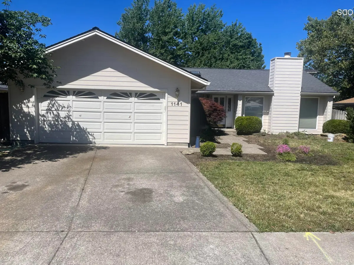 1141 N Modoc Avenue, Medford, OR 97504 - #1