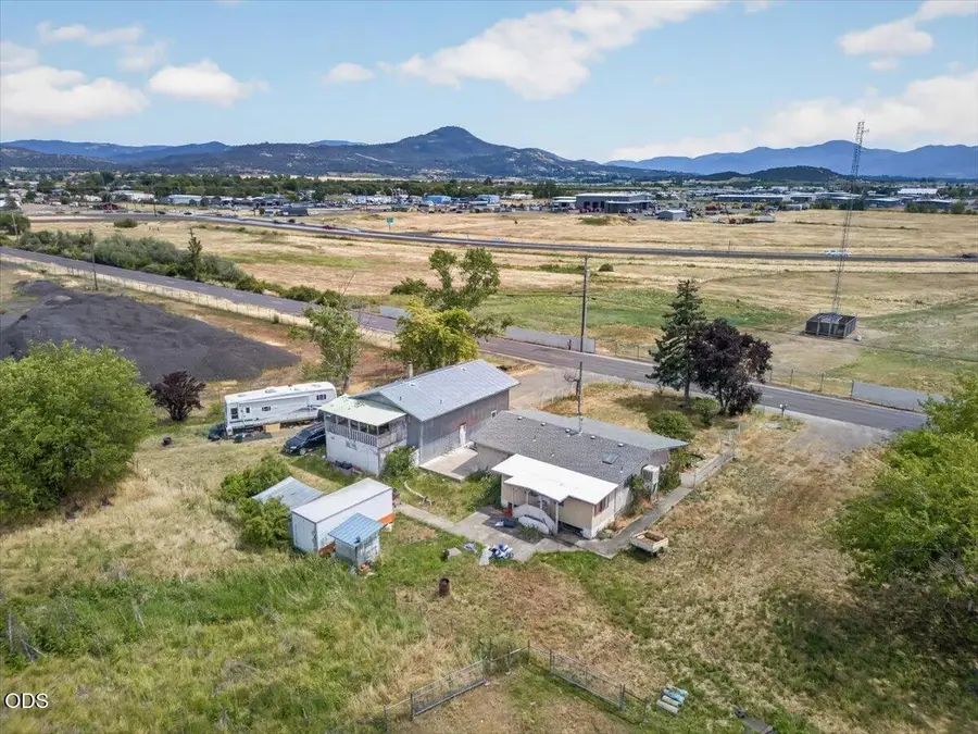 1745 E Gregory, Central Point, OR 97502 - #2