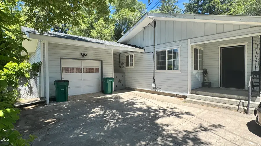 5989 Delaware Avenue, Klamath Falls, OR 97603 - #2
