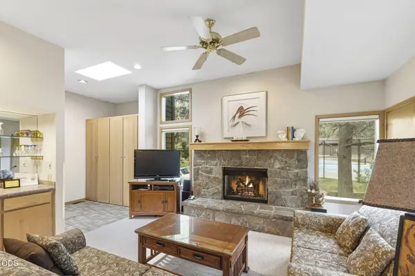 57342 Beaver Ridge Loop #18A, Sunriver, OR 97707