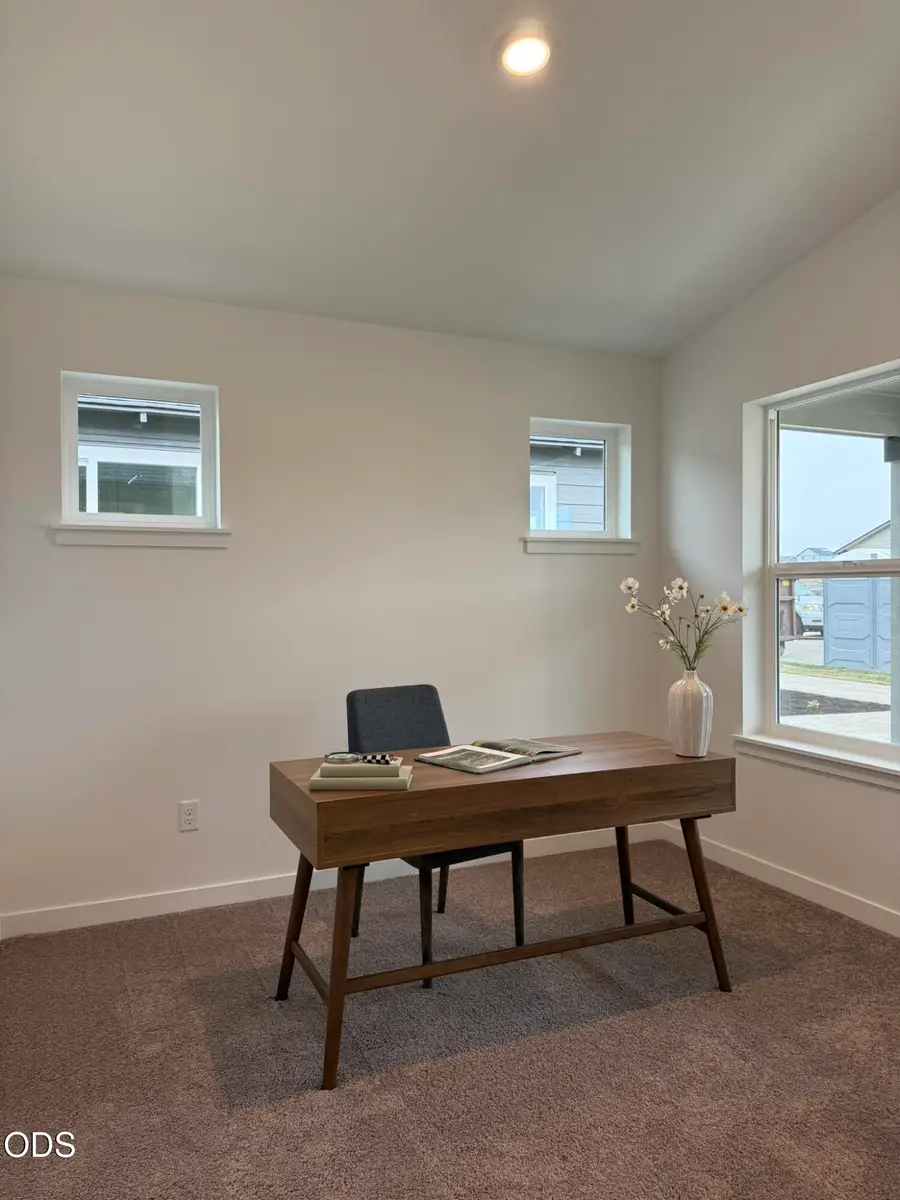 676 NE Rickenbacker Road #142, Madras, OR 97741 - #3