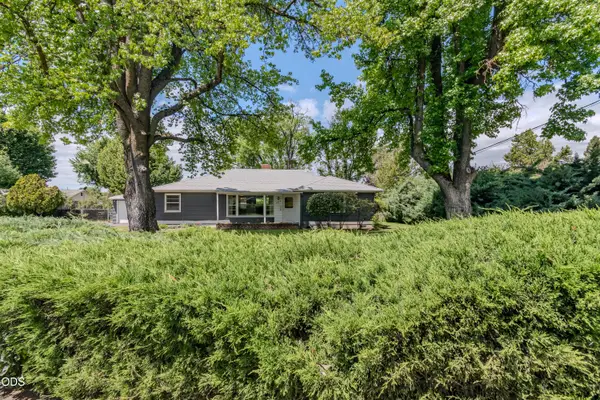 1375 Crater Lake Avenue, Medford, OR 97504