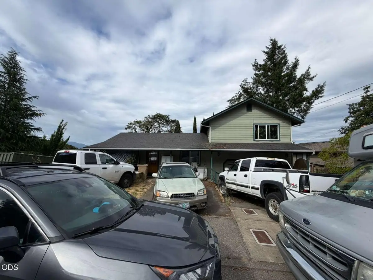 1740 NE Beverly Drive, Grants Pass, OR 97526 - #1