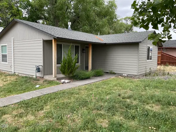 264 SE D Street, Madras, OR 97741