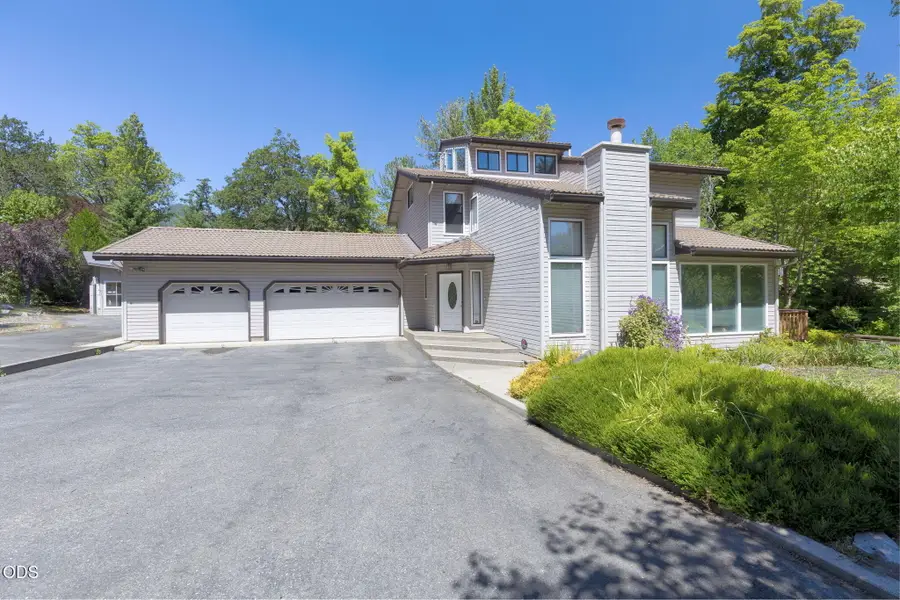 235 Glenoak Lane, Grants Pass, OR 97526 - #3