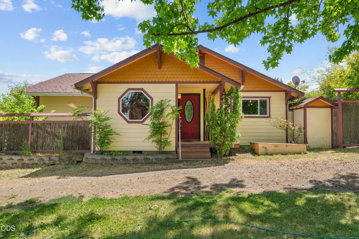 255 Carmen Road, Talent, OR 97540 - #1