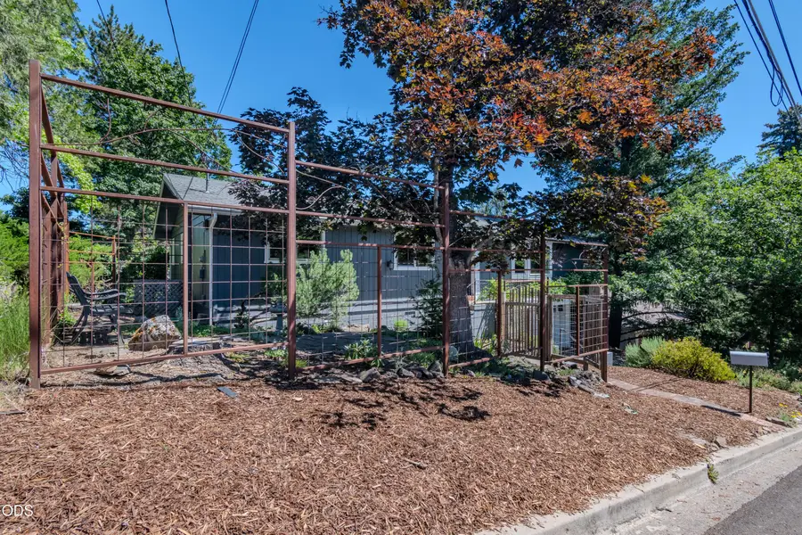 615 Ashland Street, Ashland, OR 97520 - #3