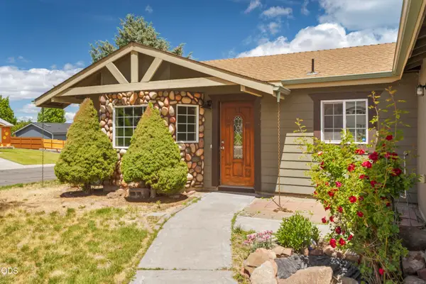 56 SE L Street Loop, Madras, OR 97741