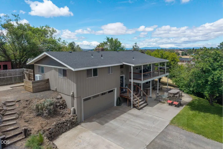 1561 NE Hilltop Lane, Madras, OR 97741 - #2