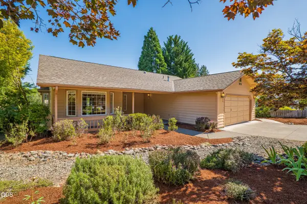 1032 Thelma Way, Grants Pass, OR 97527