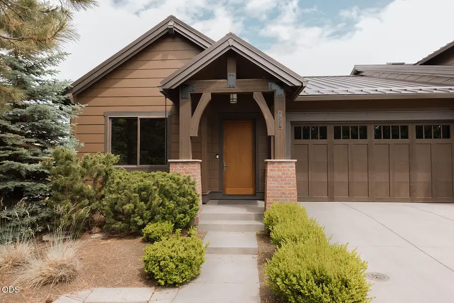 925 SW Theater Drive, Bend, OR 97702 - #2