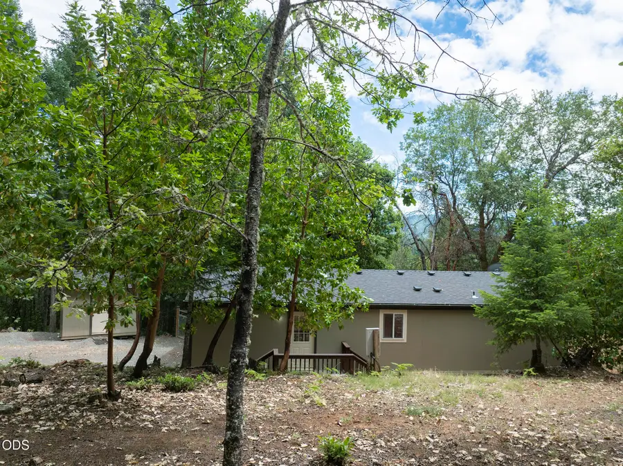 308 Limpy Creek Road, Grants Pass, OR 97527 - #3