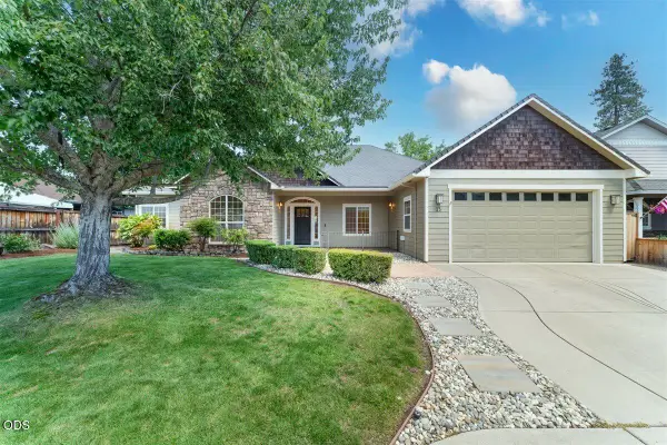 13 Portabello Way, Eagle Point, OR 97524