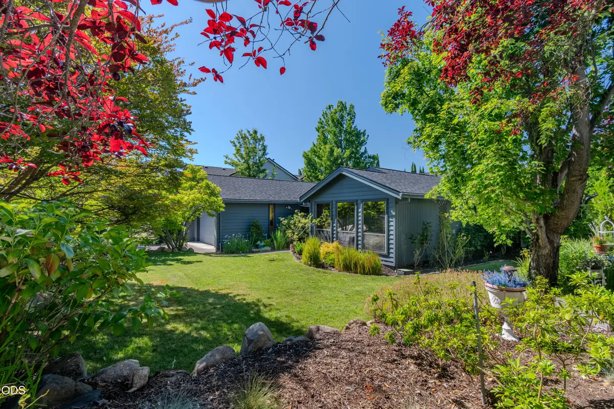 2471 Republic Way, Medford, OR 97504 - #1