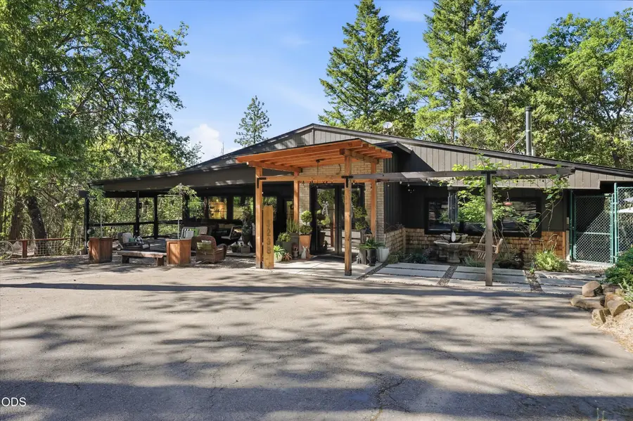 5238 Dark Hollow Road, Medford, OR 97501 - #2