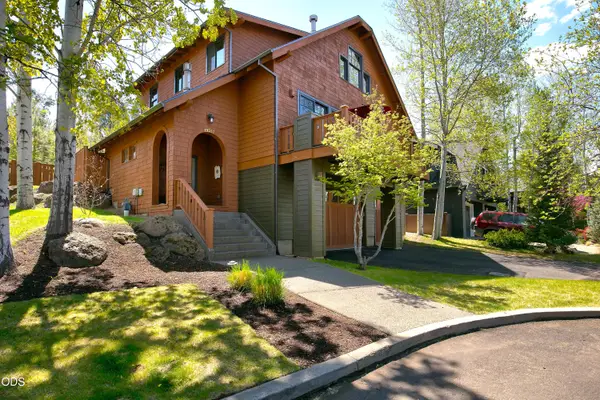 19377 Brookside Way, Bend, OR 97702