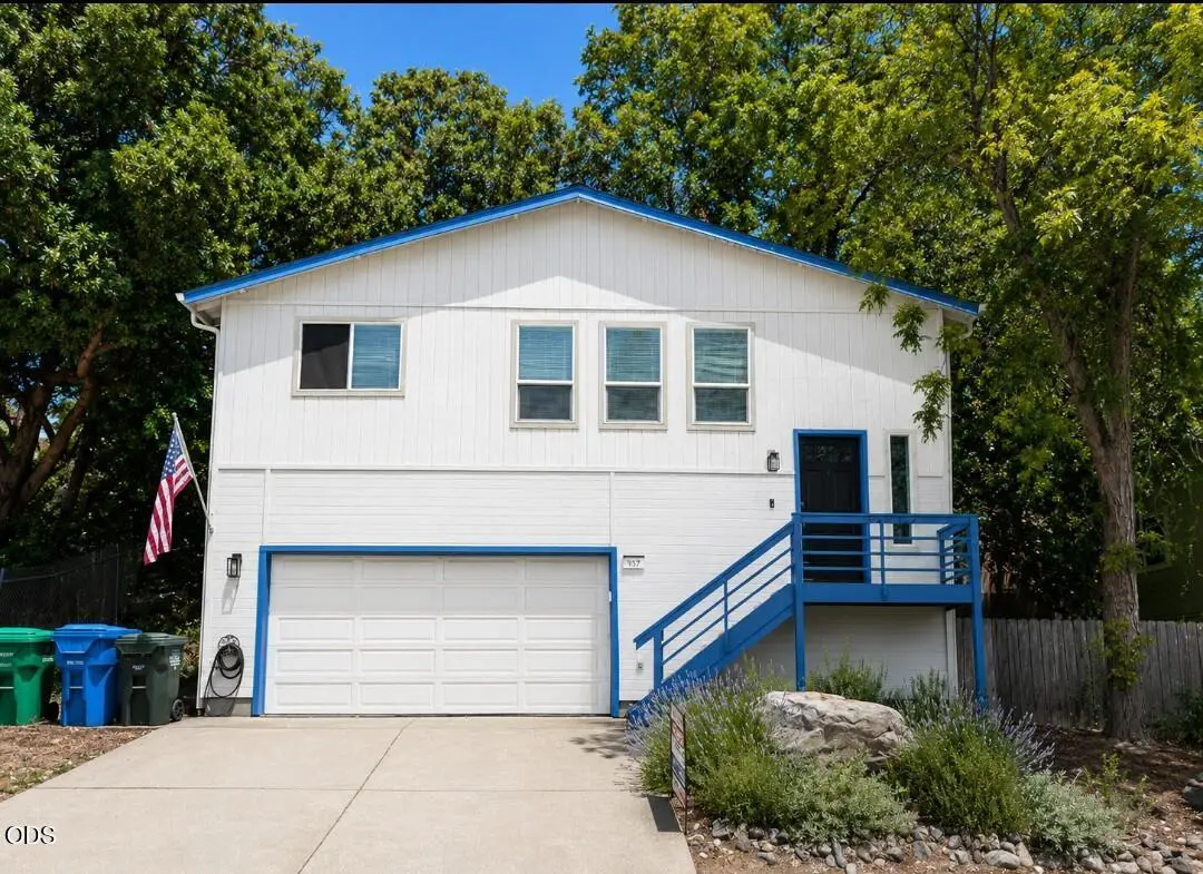937 Fourth Avenue, Gold Hill, OR 97525 - #1