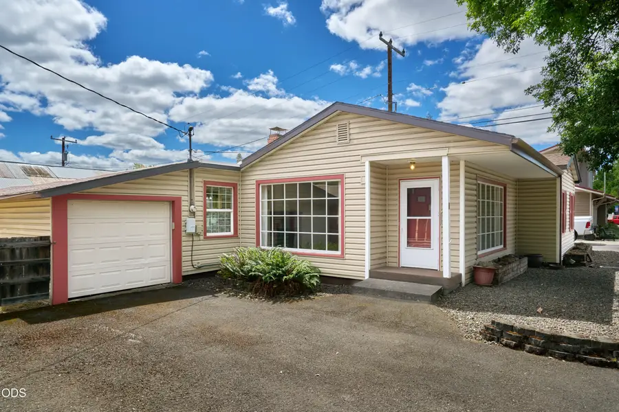 11 S Platt Avenue, Eagle Point, OR 97524 - #2
