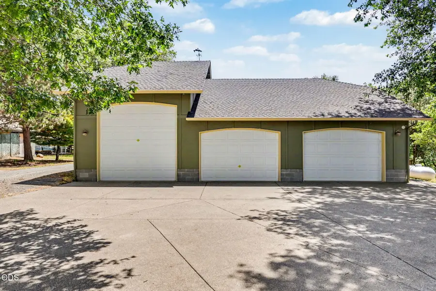 7833 Lower River Road, Grants Pass, OR 97526 - #2