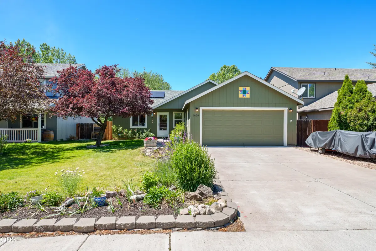 1425 SW 31st Street, Redmond, OR 97756 - #1