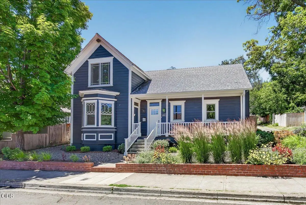 117 High Street, Ashland, OR 97520 - #1