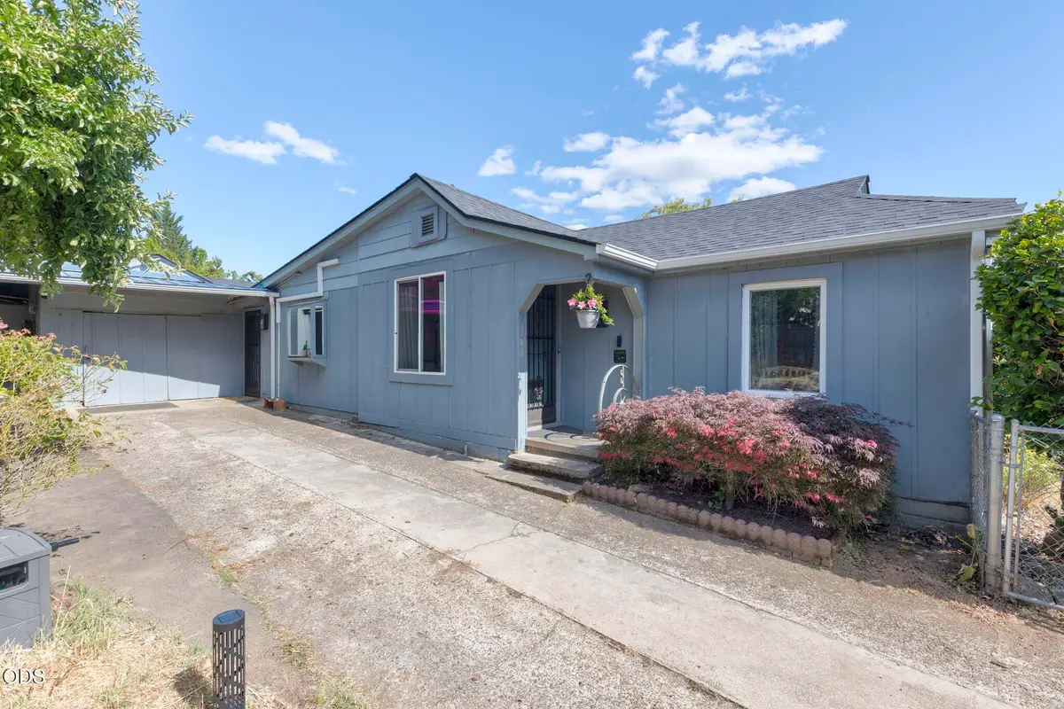 723 NE 12th Street, Grants Pass, OR 97526 - #1