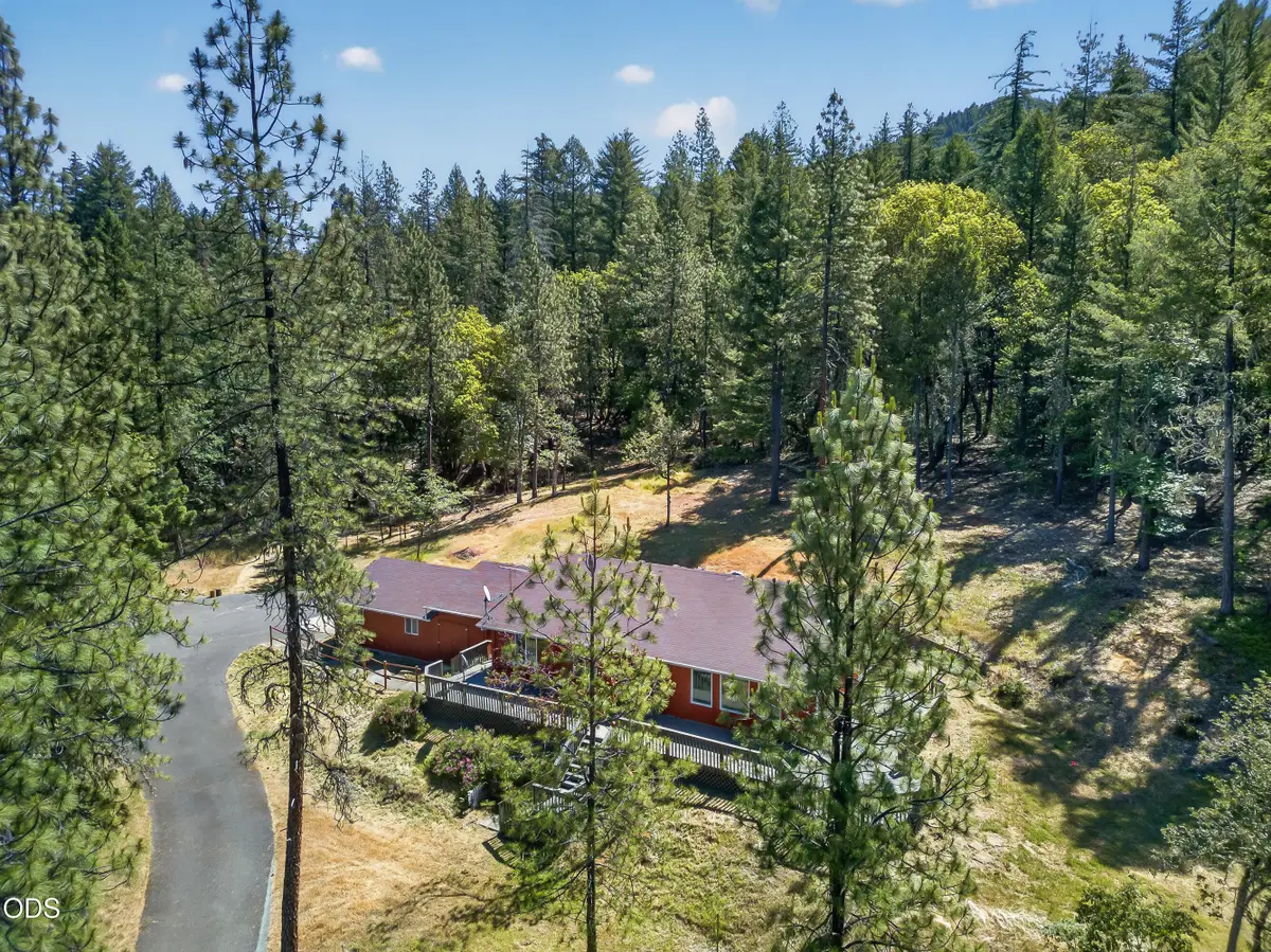 2850 E Evans Creek Road, Rogue River, OR 97537 - #1