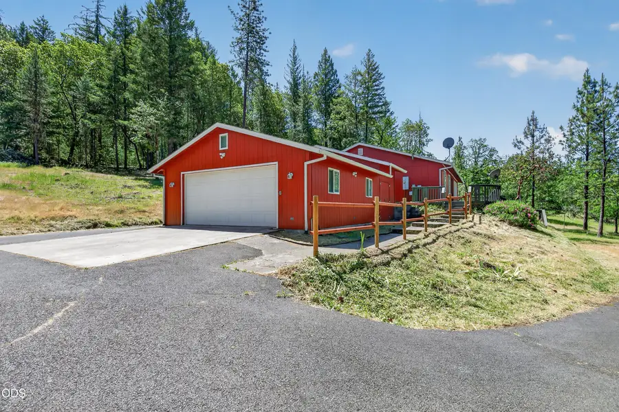 2850 E Evans Creek Road, Rogue River, OR 97537 - #3