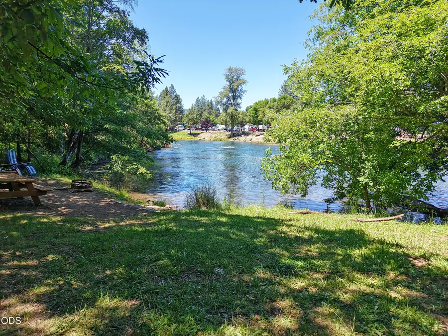 12 Pine Street, Shady Cove, OR 97539 - #3